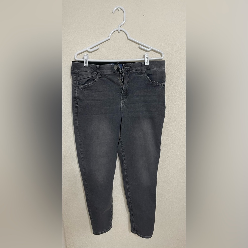 Democracy “Ab-solution” Ankle Jeans – Size 14